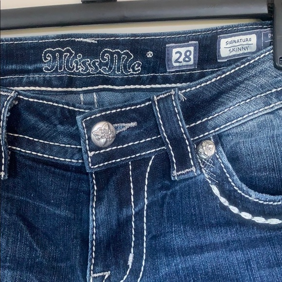 Women’s Miss Me Skinny Jeans - Picture 3 of 6